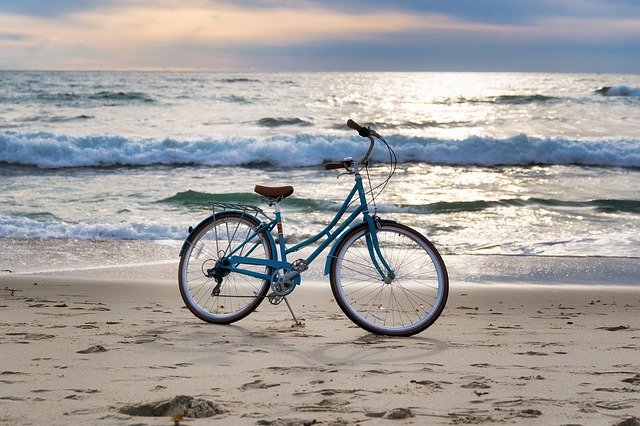 kolo na pláži.jpg