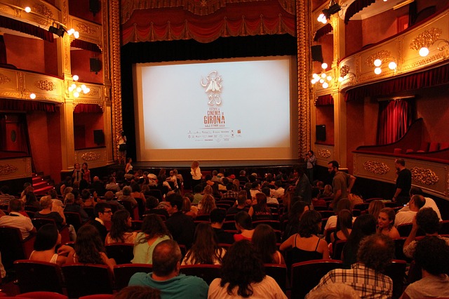promítání filmu.jpg