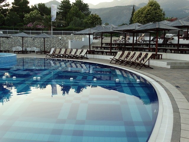 bazén u hotelu
